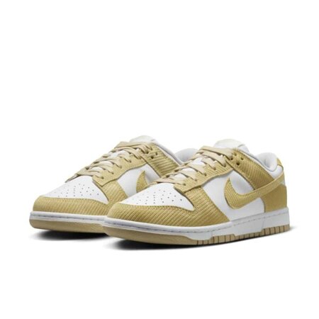 Women's sports shoes sneakers Nike Wmns Dunk Low - FN7167-700